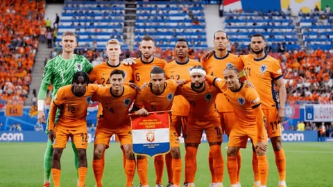 塞维利亚西甲第七轮2-0力克西班牙人，武磊首秀，德莱尼染红离场