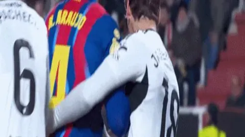 “杨佳敏与许永凯联手在印度羽球公开赛逆境中夺冠”